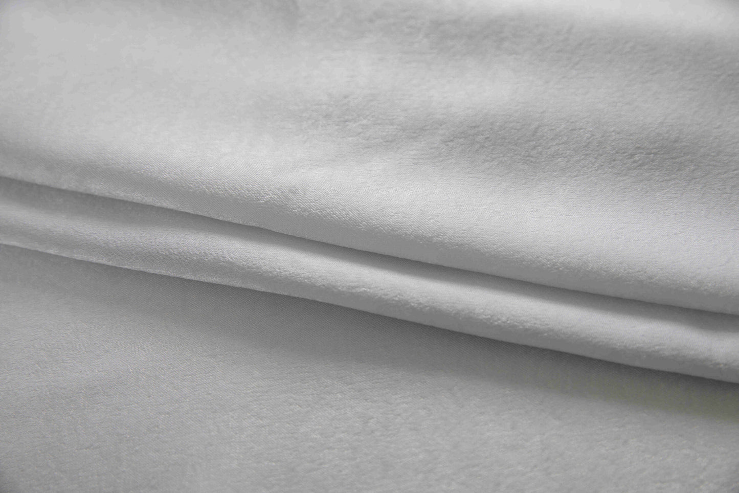 Βελούρ Σατέν Κουρτίνα Ανοιχτό Γκρί Σκίασης Με Κρίκο Υ290xΦ140cm AD6341-17