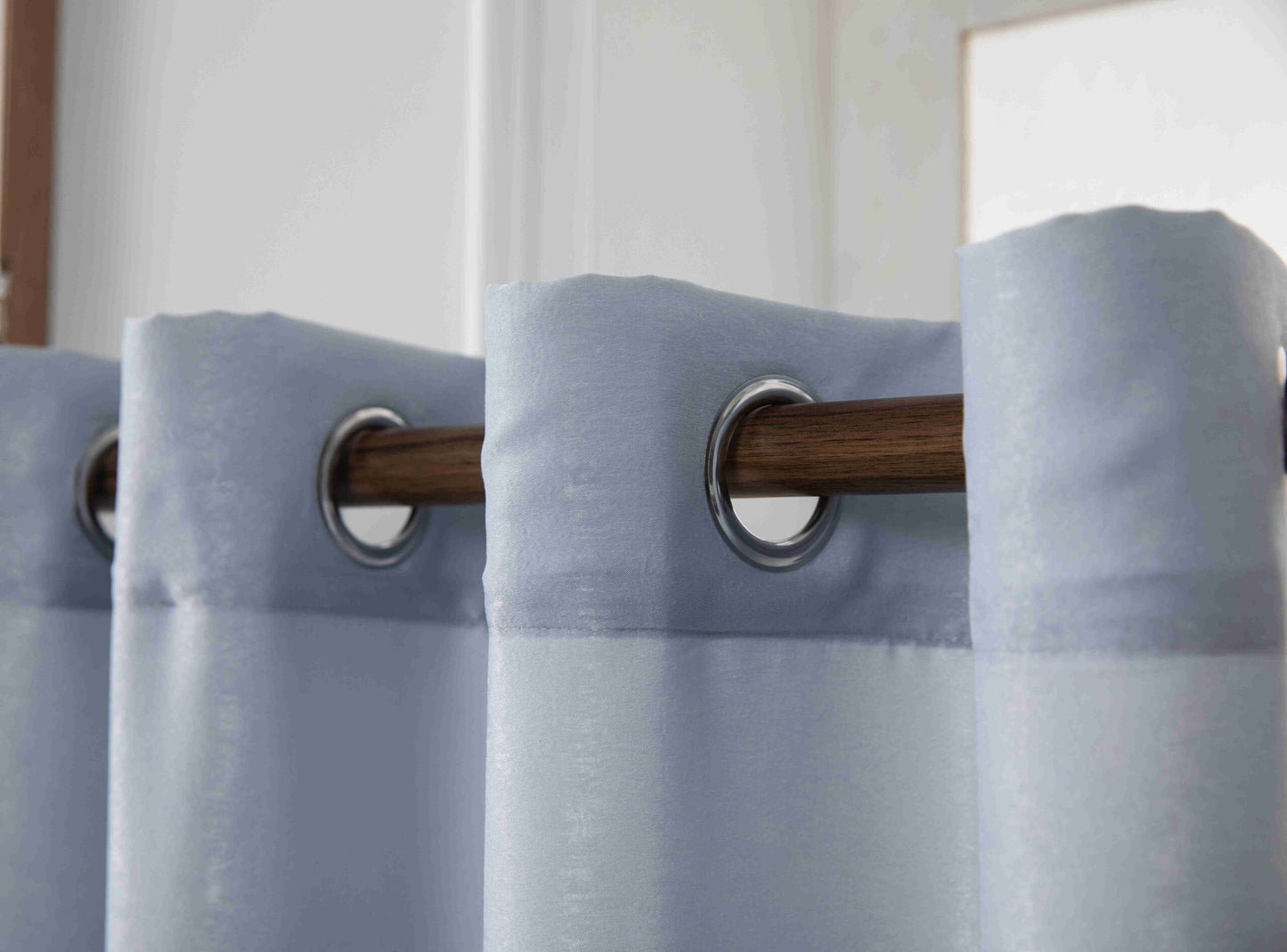 Βελούρ Σατέν Κουρτίνα Ανοιχτό Μπλέ Σκίασης Με Κρίκο Υ290xΦ140cm AD6341-15